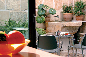 [itemref] restaurant