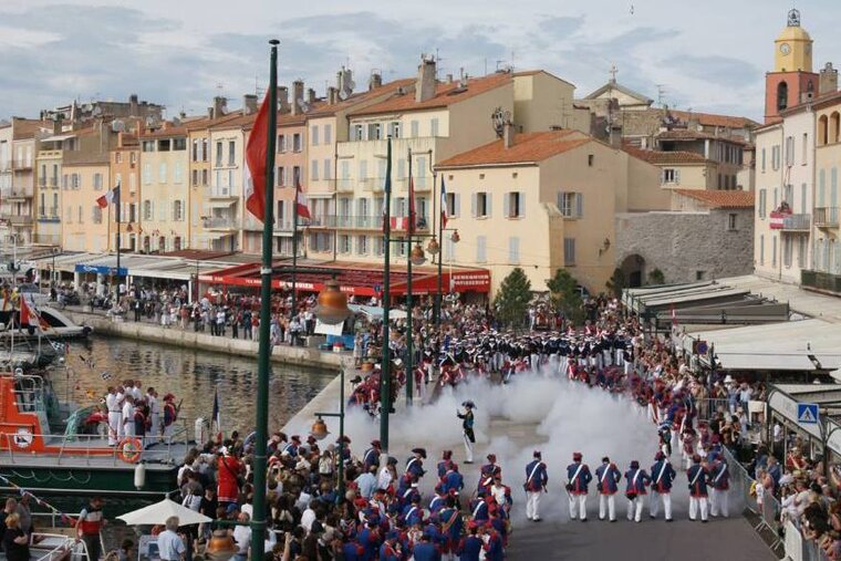 soldiers reenacting in st tropez at les Bravades in 2016