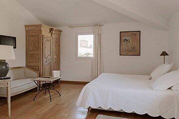 Auberge la Feniere Hotel, Cadenet double bedroom