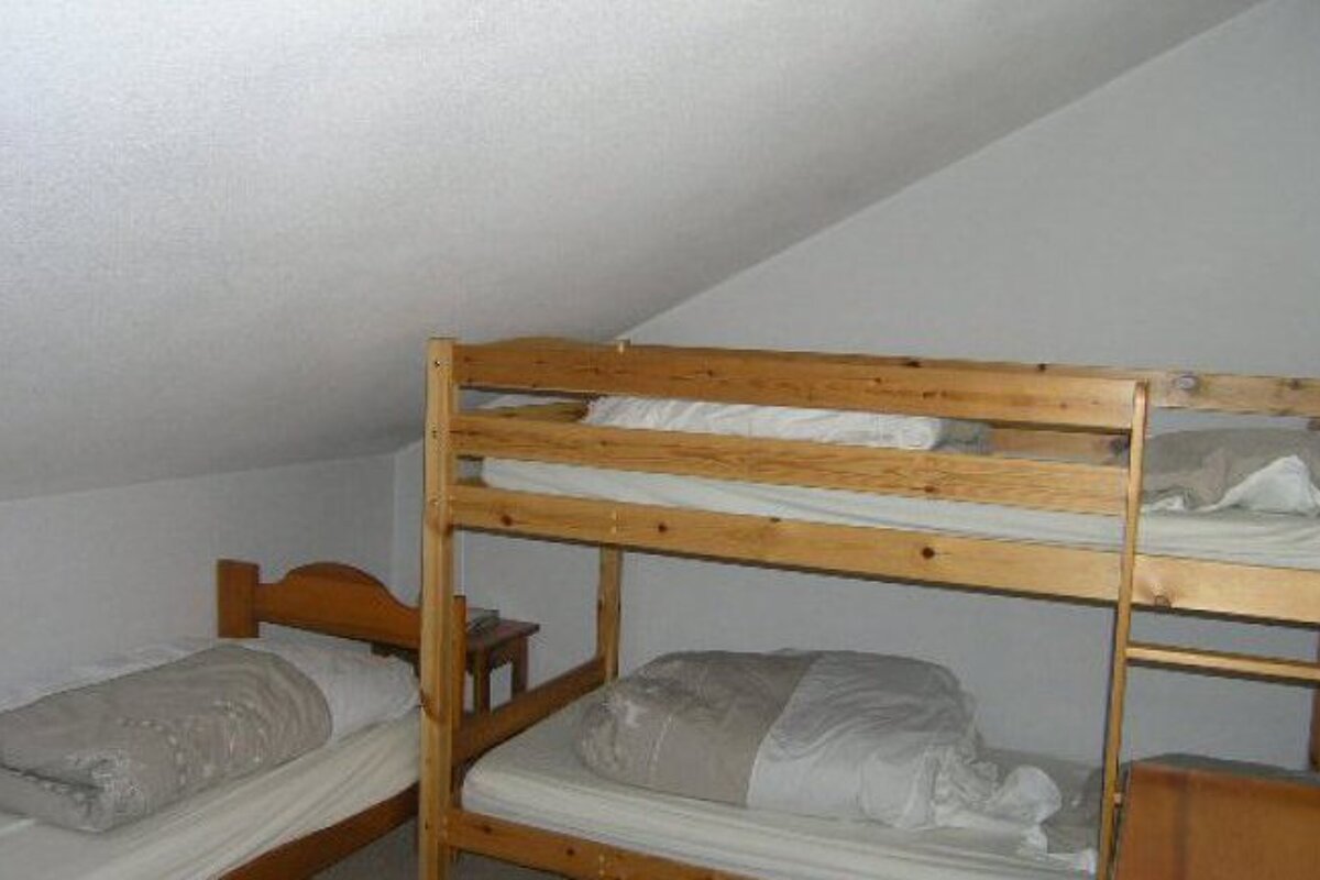 Cristal Apartment, Meribel - Centre twin room 