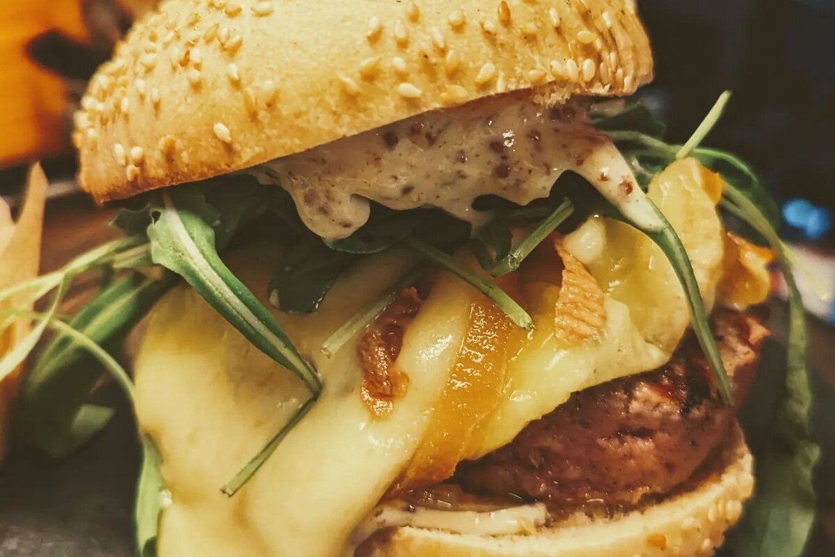 Delicious raclette burger at Papa Renard in Morzine