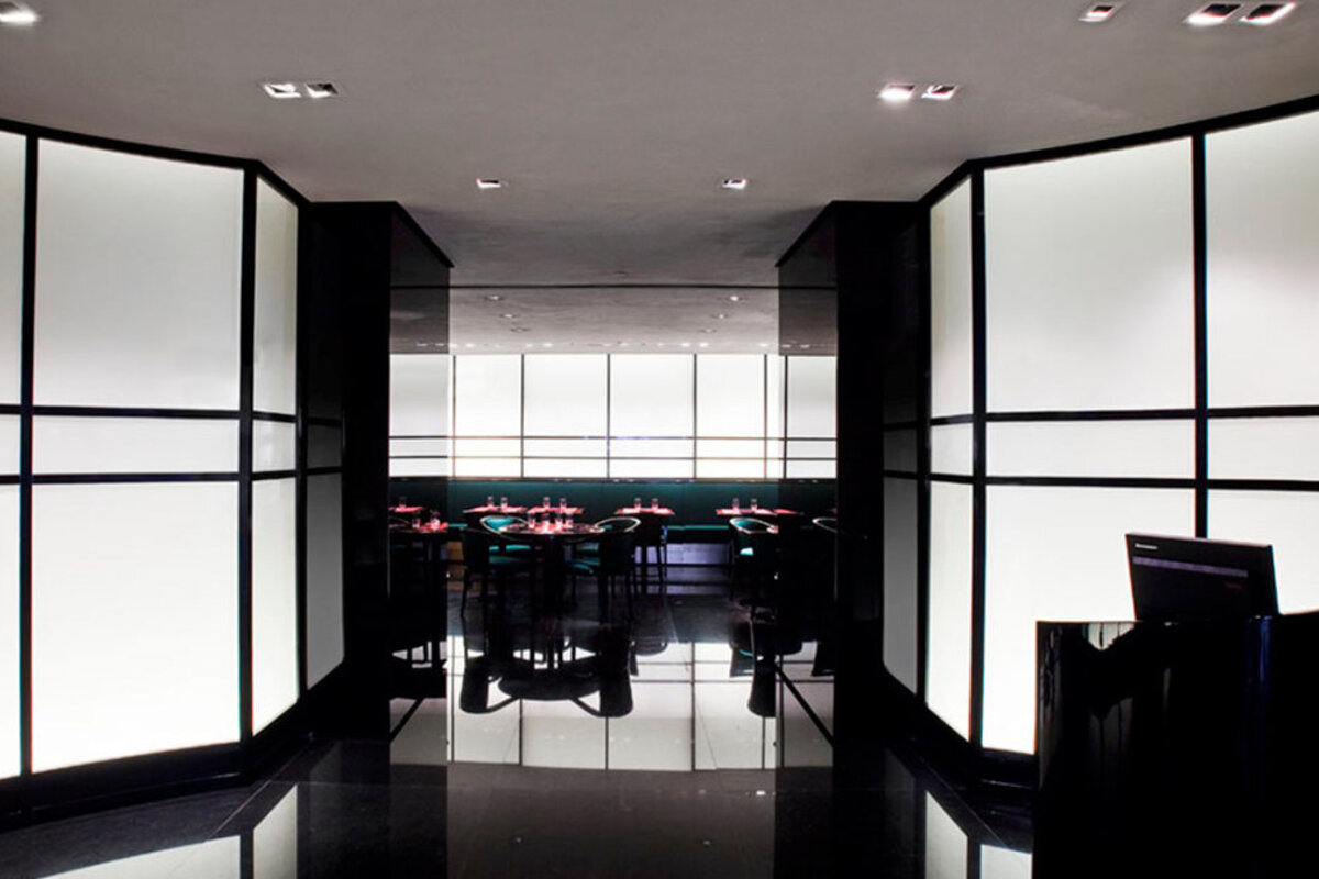 Emporio Armani Cafe, Milan interior