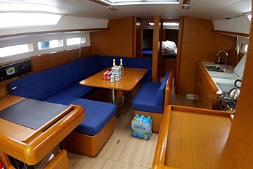 Jeanneau 509 15m Sailing Yacht, Palma Centre & Marina saloon