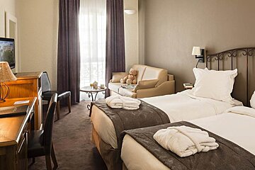 L'Horloge Hotel, Avignon twin bedroom