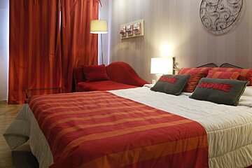 Le Glacier Hotel, Orange double bedroom