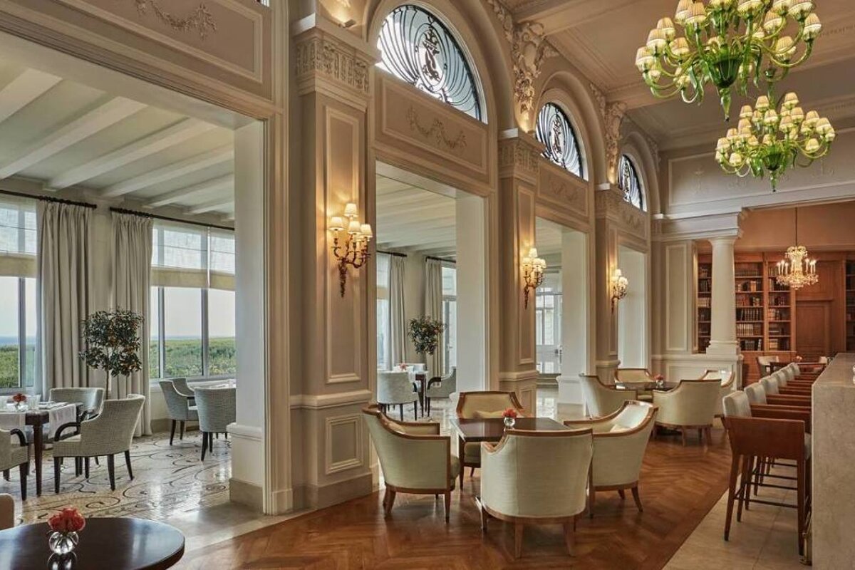 Cap-Ferrat Grand Hotel, Cap-Ferrat lounge room 