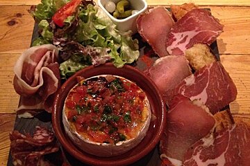 Casa Nostra Restaurant, Les Deux Alpes style of cuisine