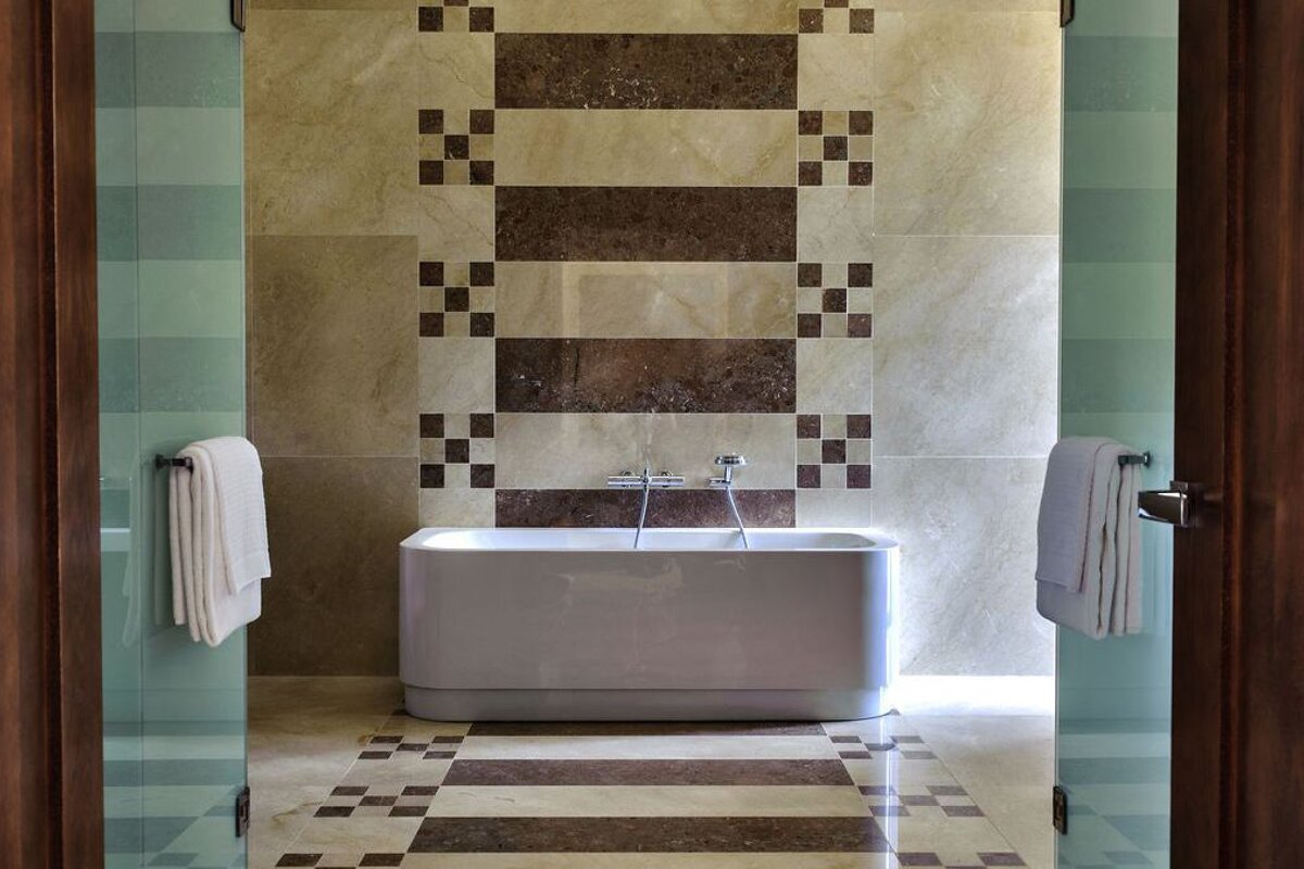 Castell Son Claret, Calvia (Region) bathroom