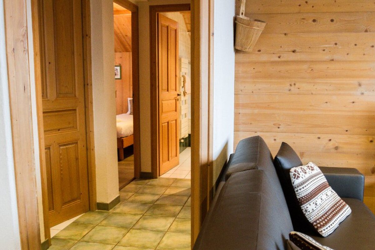 Grand Belvedere Chalet, Morzine hallway