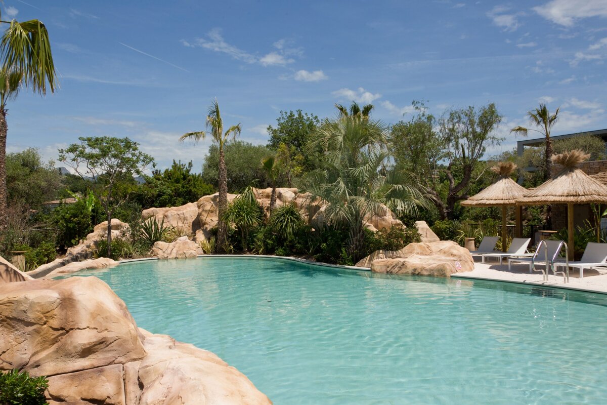 le-lagon-domaine-du-mas-de-pierre-cote-dazur-saint-paul-de-vence-1-scaled.jpg