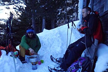 Snowshoe Hiking : The Perfect Way to Escape the Crowds