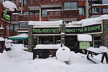 The Frog & Roastbeef Bar, Val Thorens exterior