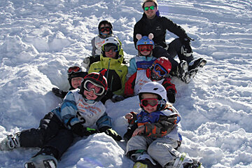 children in the snow