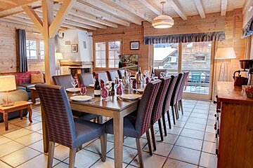 Carving Chalet, Morzine dining room
