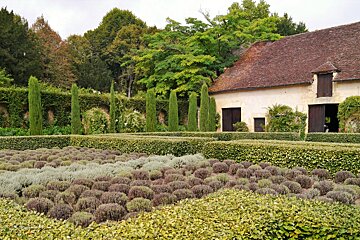 the symetrical garden at chateau de losse