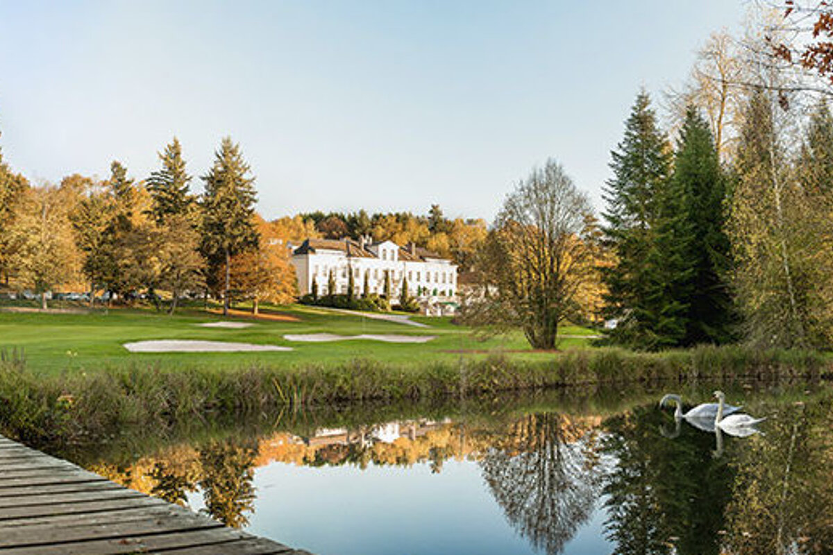 Domaine et Golf de Vaugouard Hotel, Fortenay-sur-Loing exterior