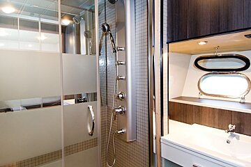 Ferretti 70' 21.7m Motor Yacht, Palma de Mallorca bathroom