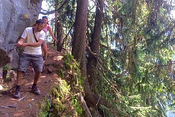 Hiking up to with Les Prapators via Le Chapeau