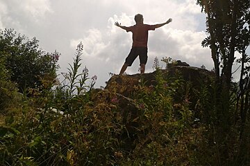 Hiking up to with Les Prapators via Le Chapeau