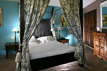 Le Mas d'Aigret Hotel, Les Baux double bedroom