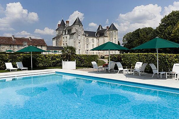 Marcay Cheateau, Marcay exterior