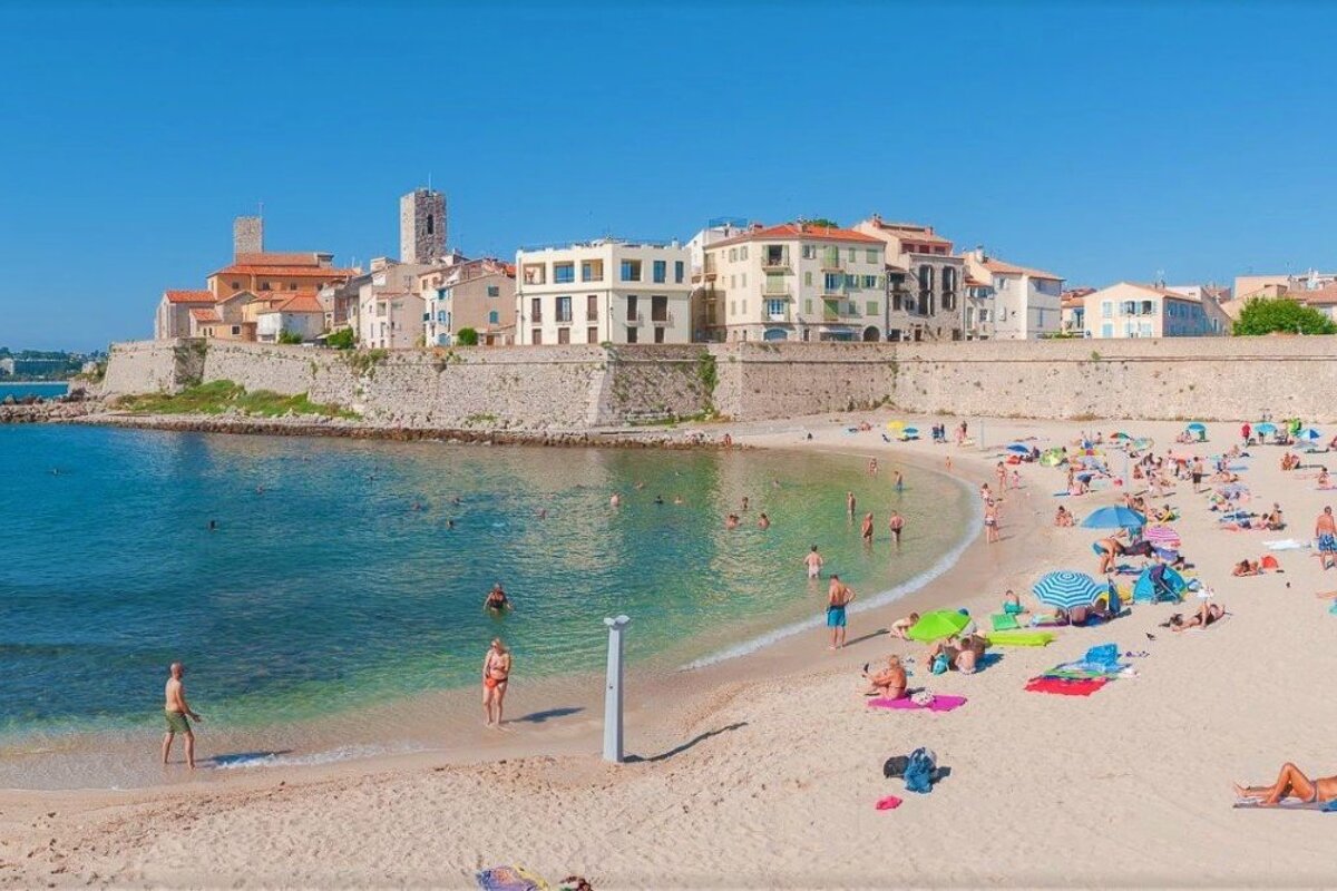 Beautiful beaches in Antibes