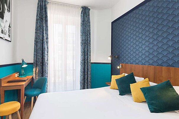 Crillon Hotel, Nice double bedroom