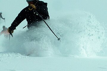 powder skiing