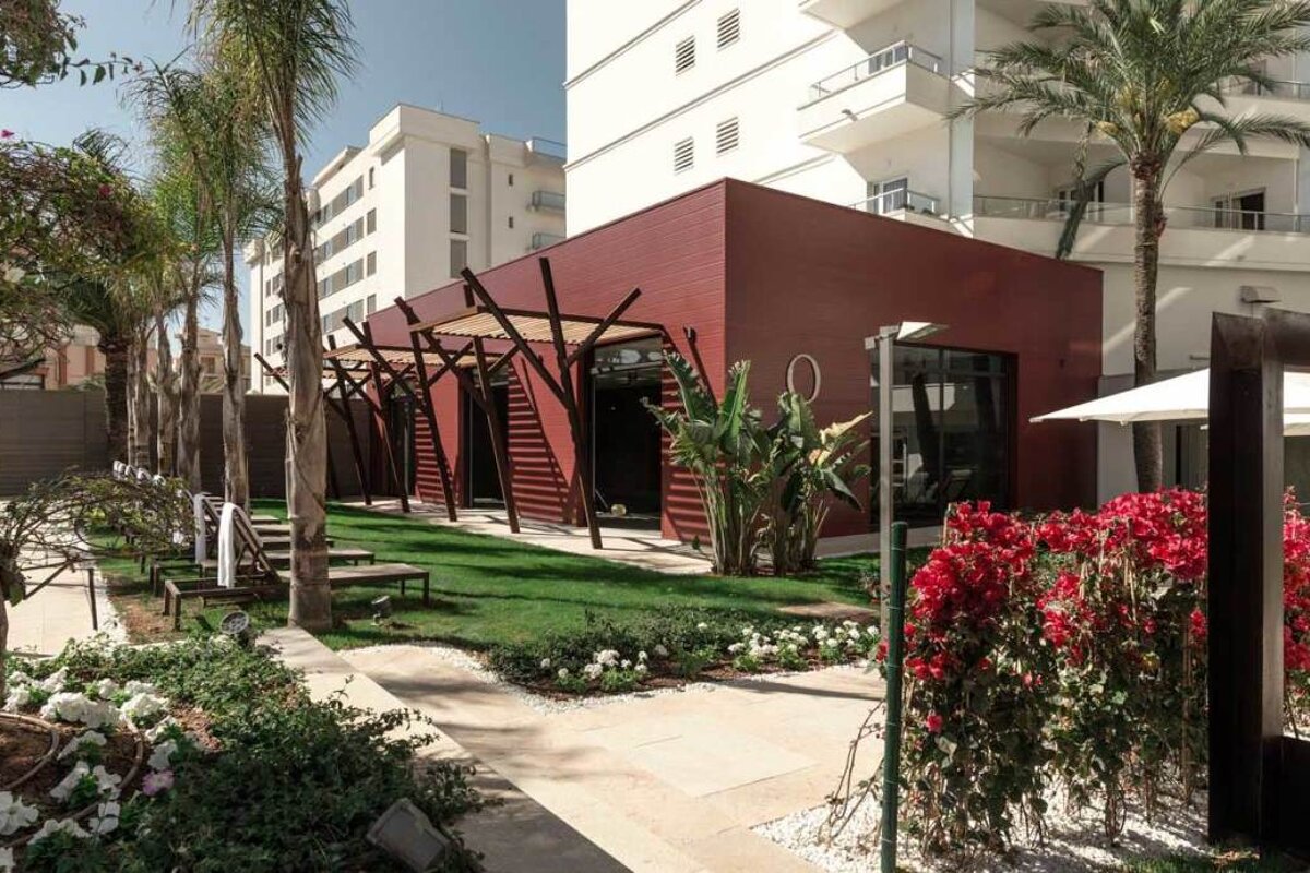 Free Spa Treatment & Daily Spa Access with stays at Luxury Beach Hotel  relaxation area