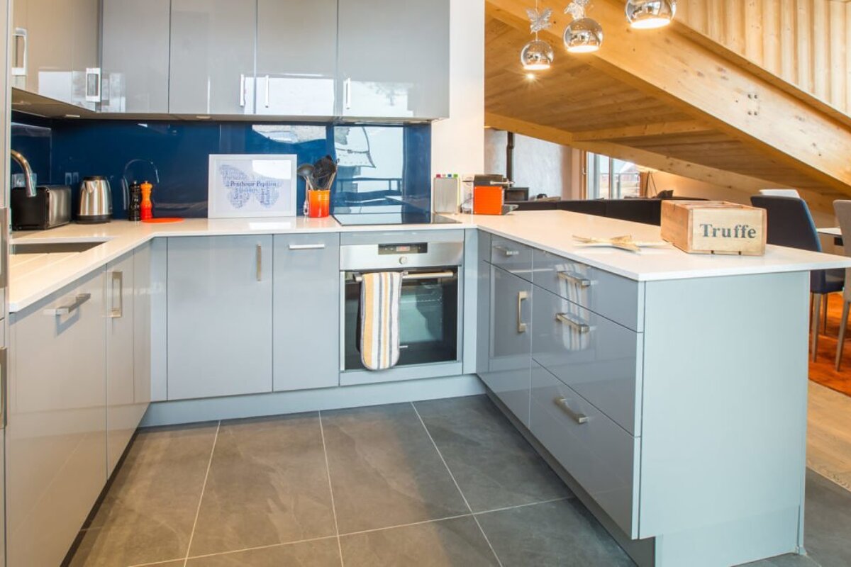 Le Papillon Apartment, Morzine kitchen