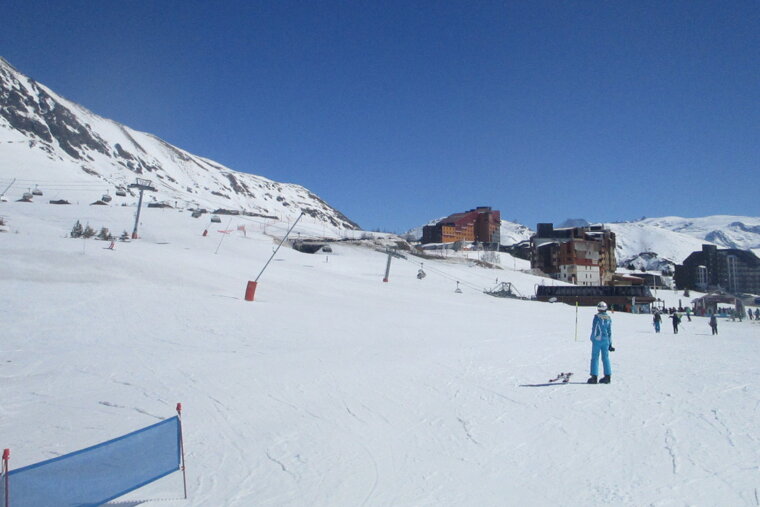 les bergers in winter with hardly a soul around