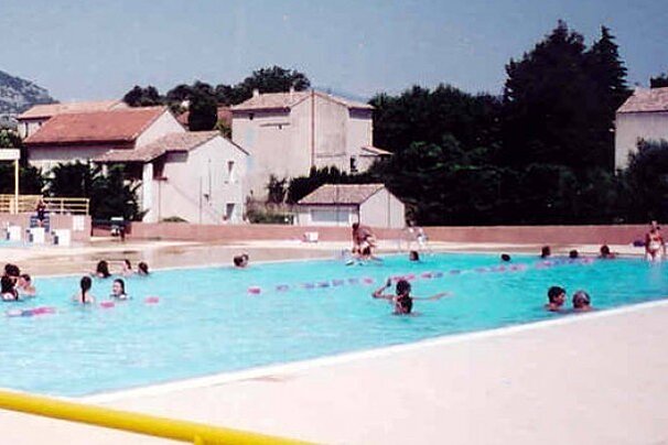 Public swimming pool, Beaumes de Venise