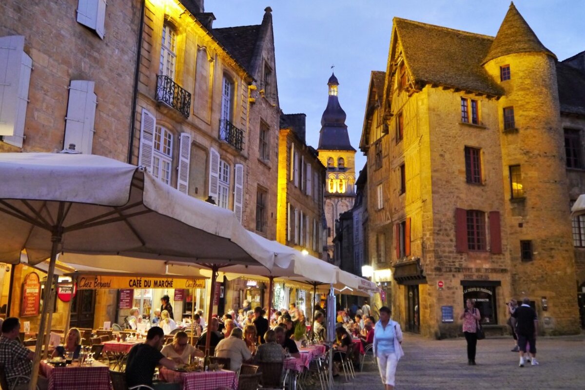 Evening in the main square in sarlat