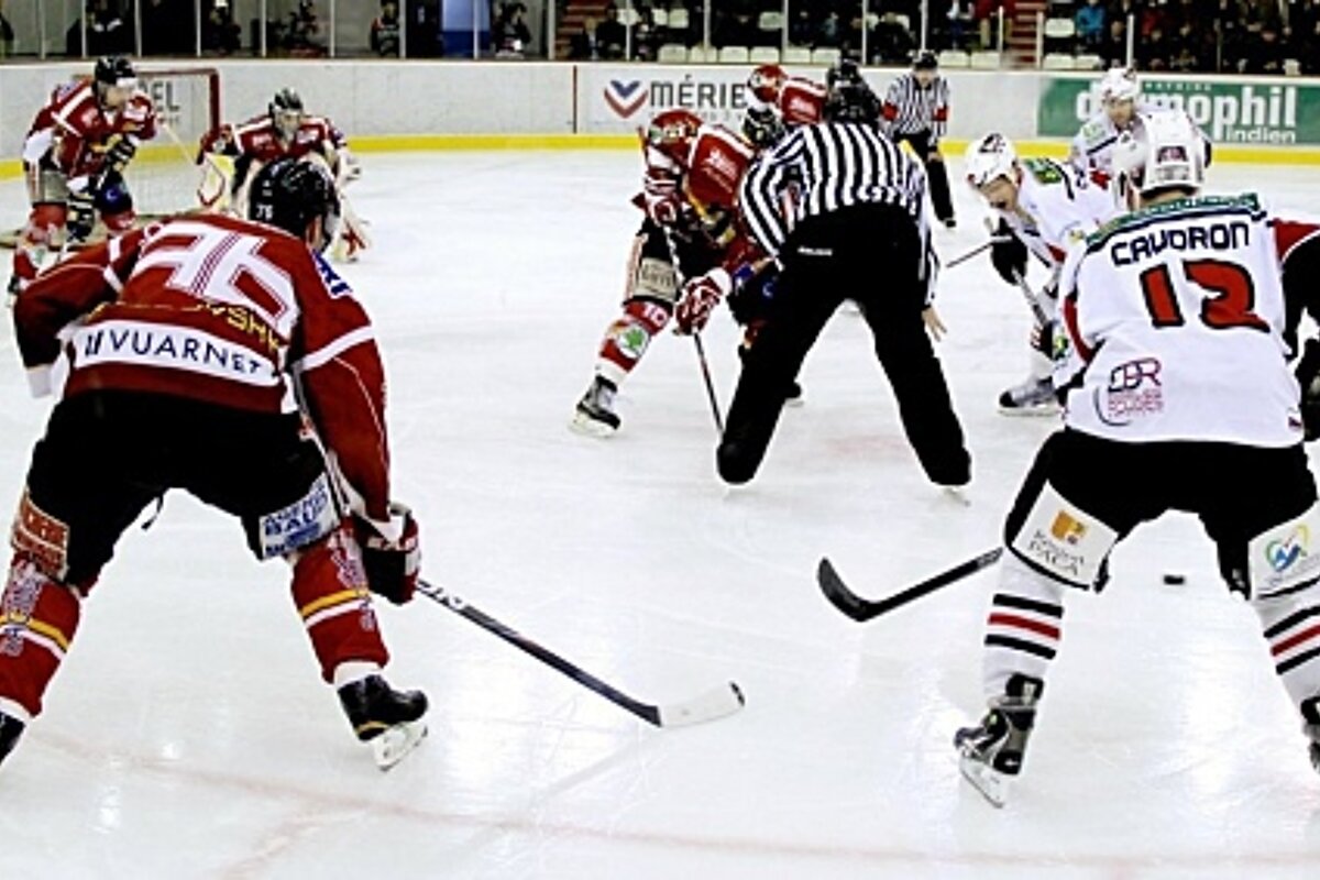 an ice hockey match in meribel