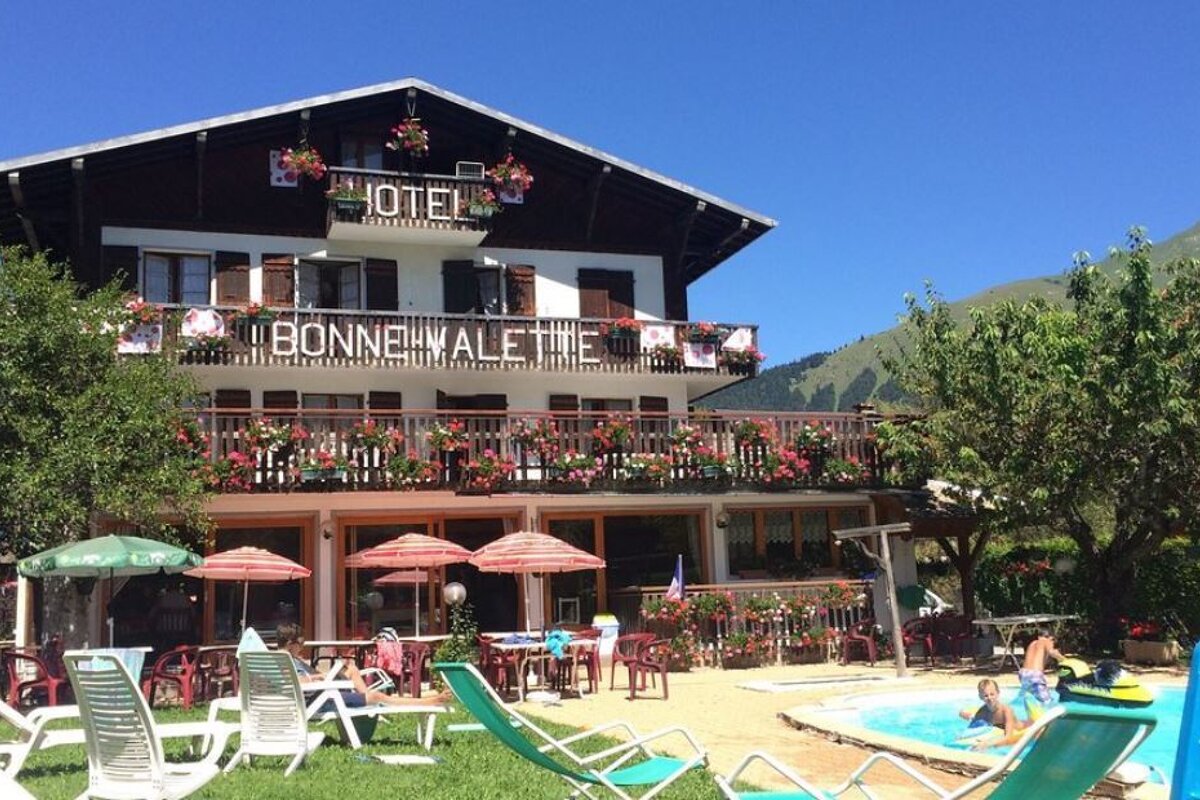 Bonne Valette Hotel, Morzine exterior