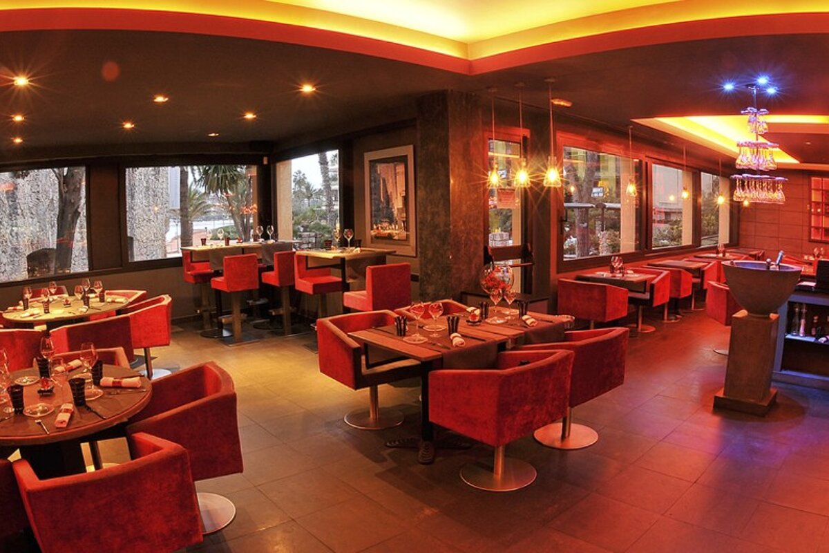 Golden Beef Steakhouse, Antibes interior