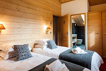 L'Erine Chalet, Meribel - Les Allues twin bedroom