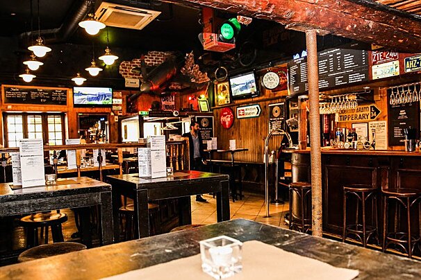 Wayne's Bar, Nice interior