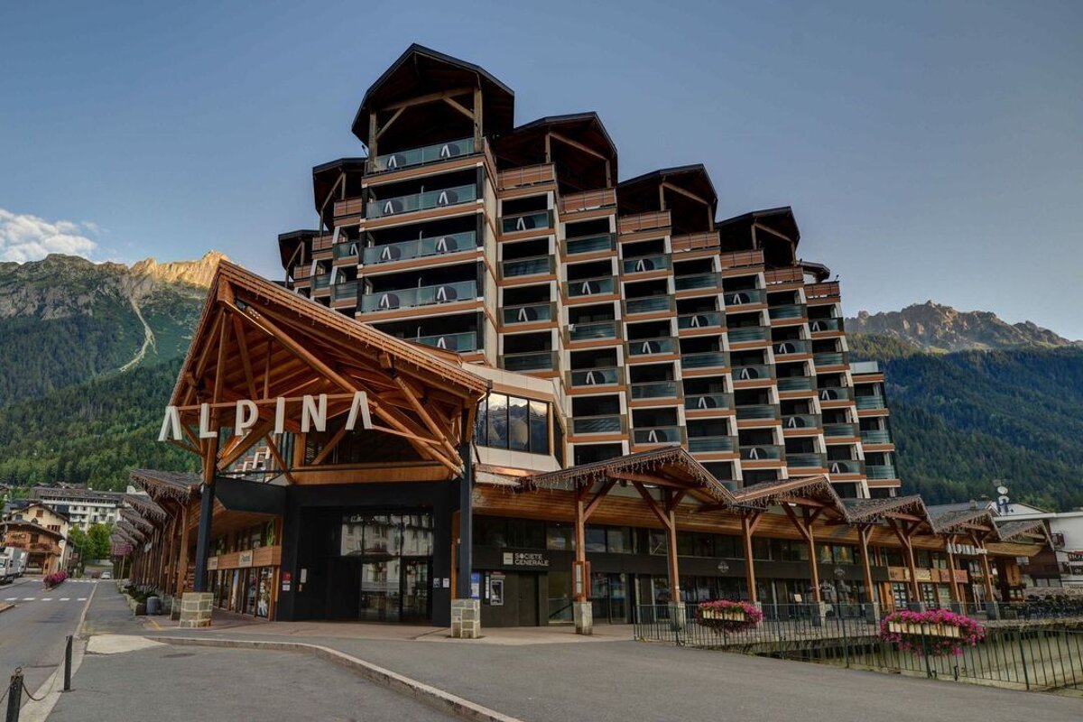Alpina Hotel, Chamonix exterior