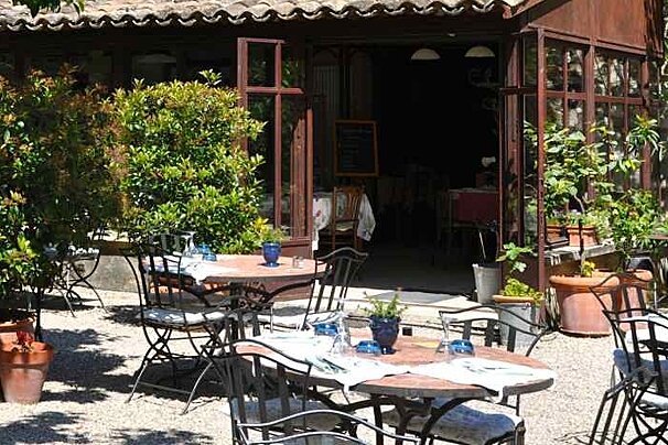 La Figuiere, Fontaine de Vaucluse restaurant terrasse