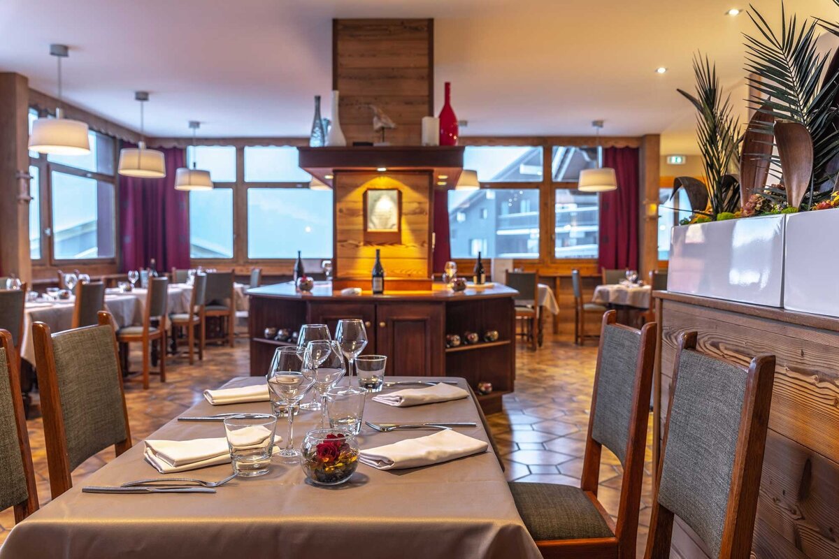 Restaurant at Hotel Les Arolles