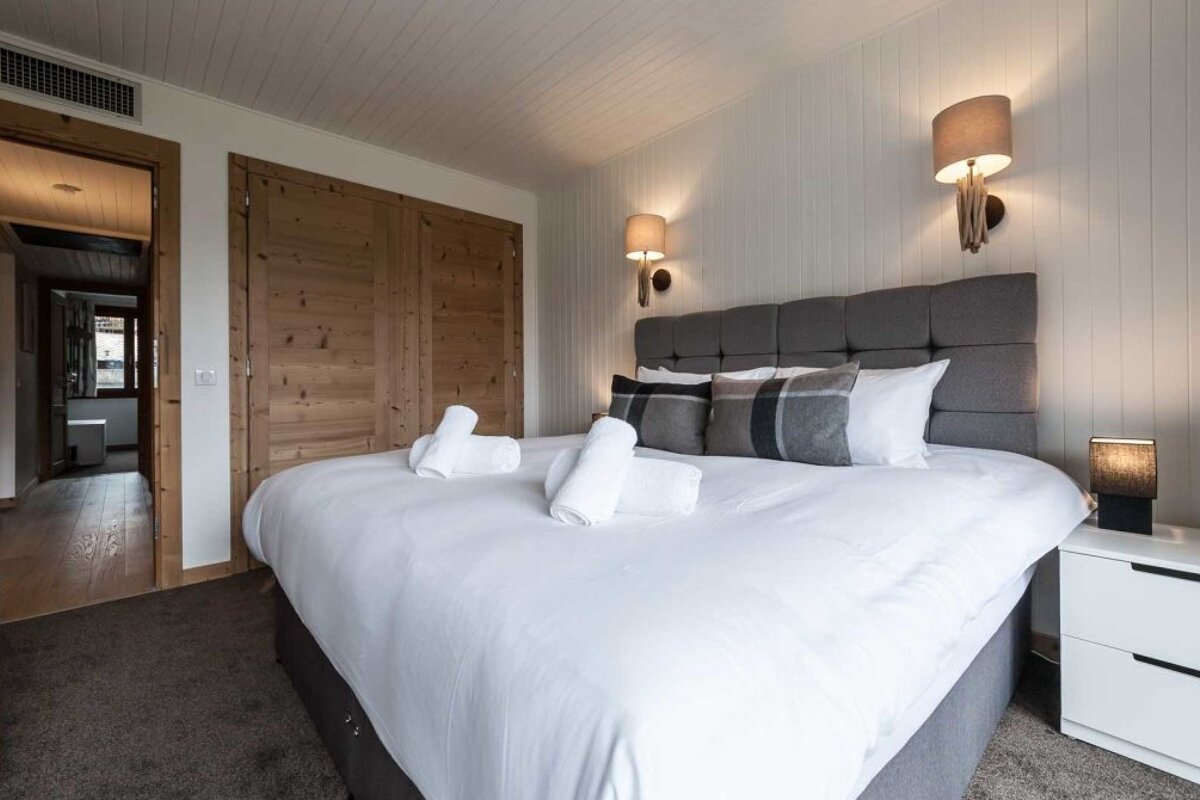 Plein Soleil No.4 Apartment, Morzine double bedroom