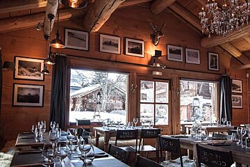 Le Cafe Comptoir Restaurant, Vallorcine interior