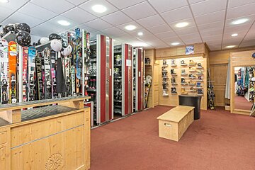 Skimium - Sport Emotion Venosc Ski Hire, Venosc shop interior