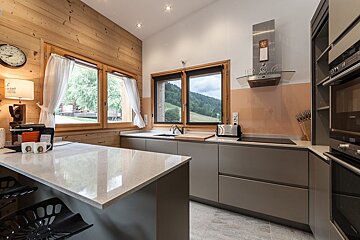 Florimont No.6 Apartment, Morzine kitchen