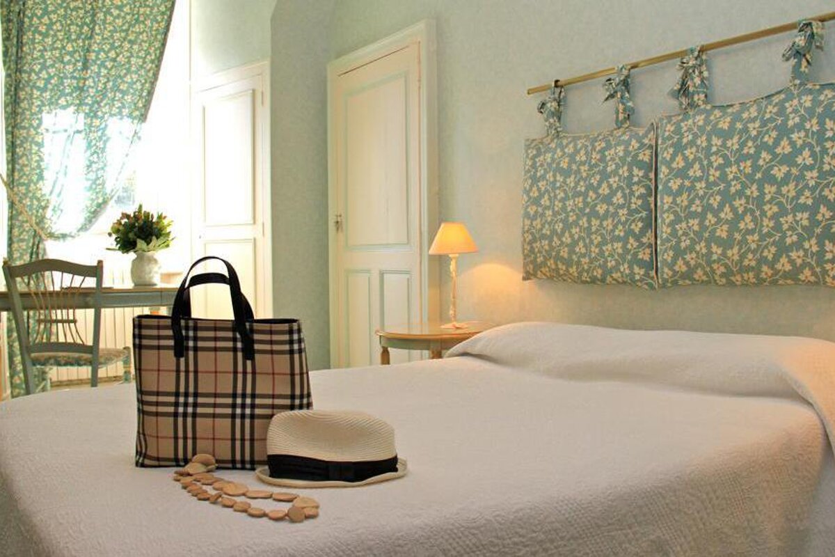 Mail Hotel, Angers double bedroom