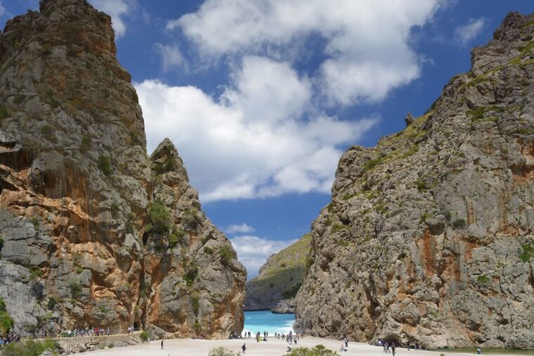 Regulated parking at Sa Calobra