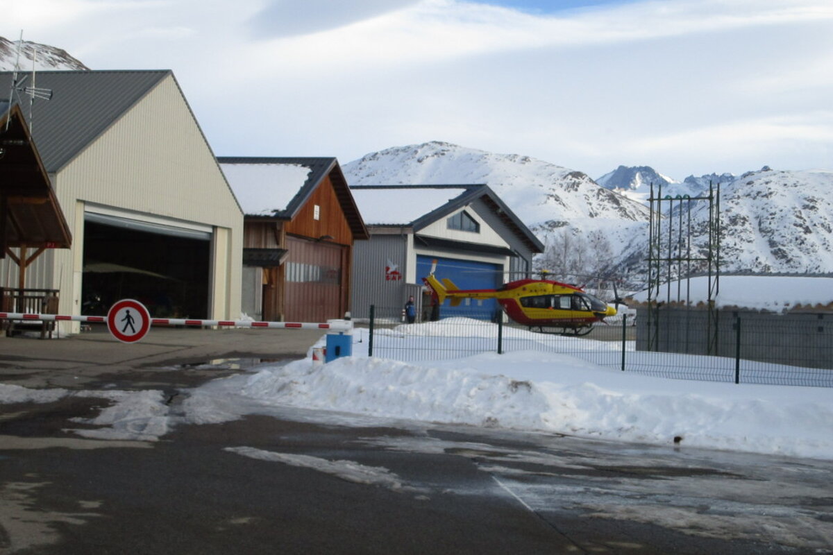 a helicopter parked in alpe dhuez