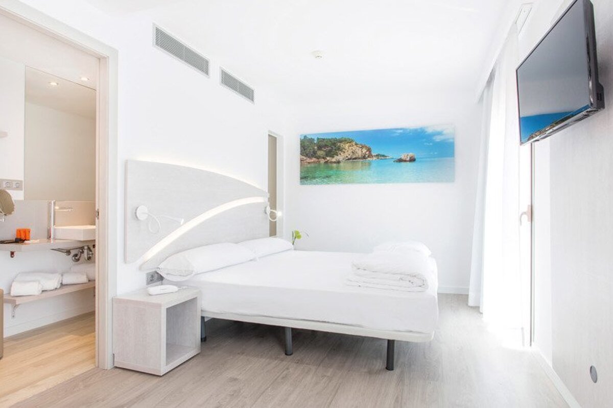 Som Llaut Boutique Hotel, Playa de Muro double bedroom