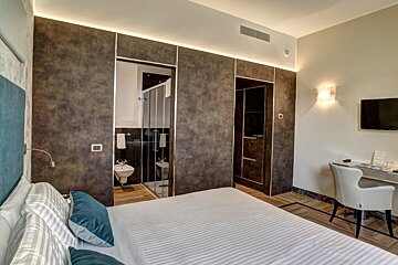 Bianca Maria Palace Hotel, Milan - Centre double bedroom